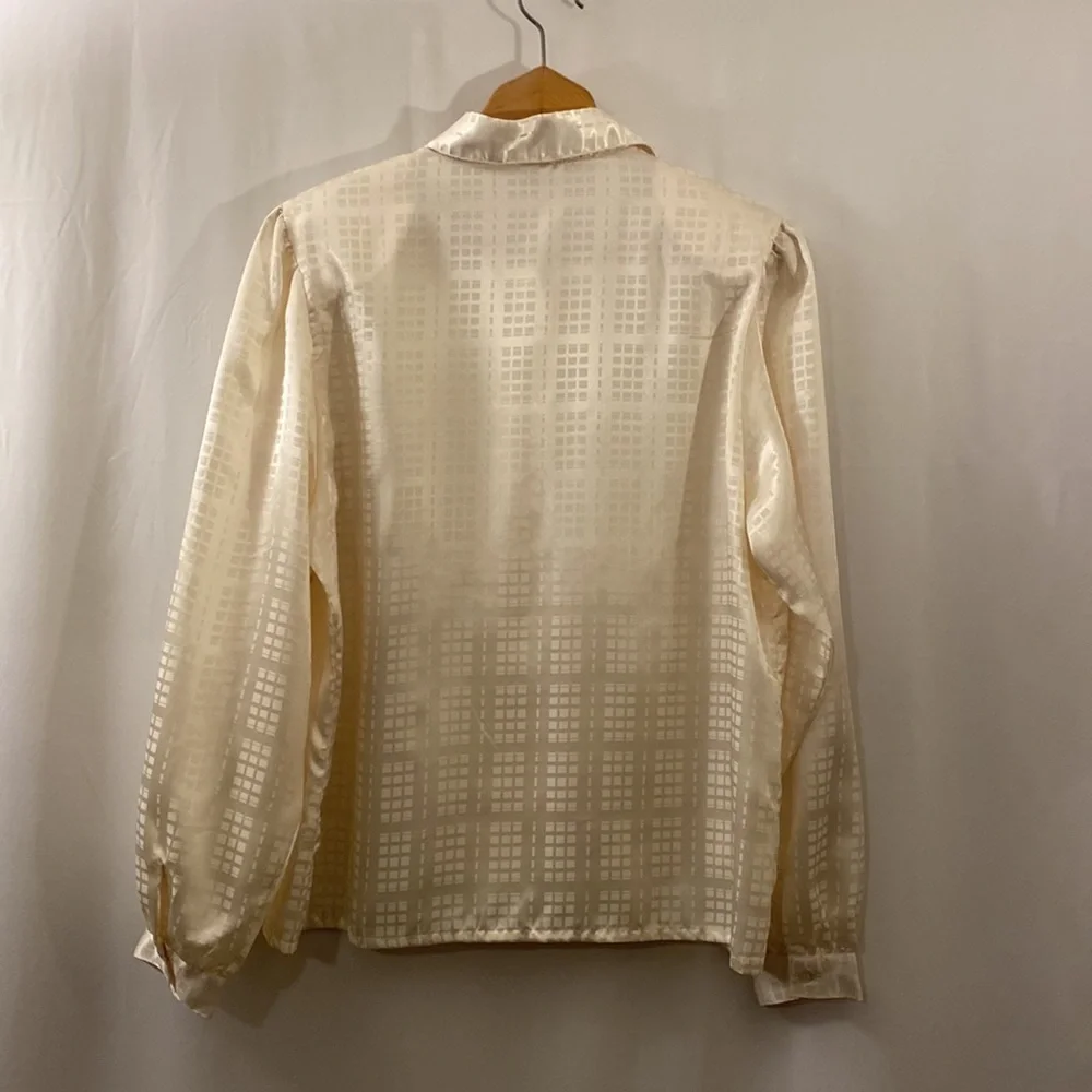 Vintage Joan Harper Women’s Blouse 12 Long Sleeve Button Up Shoulder Pads Ivory - Picture 2 of 9